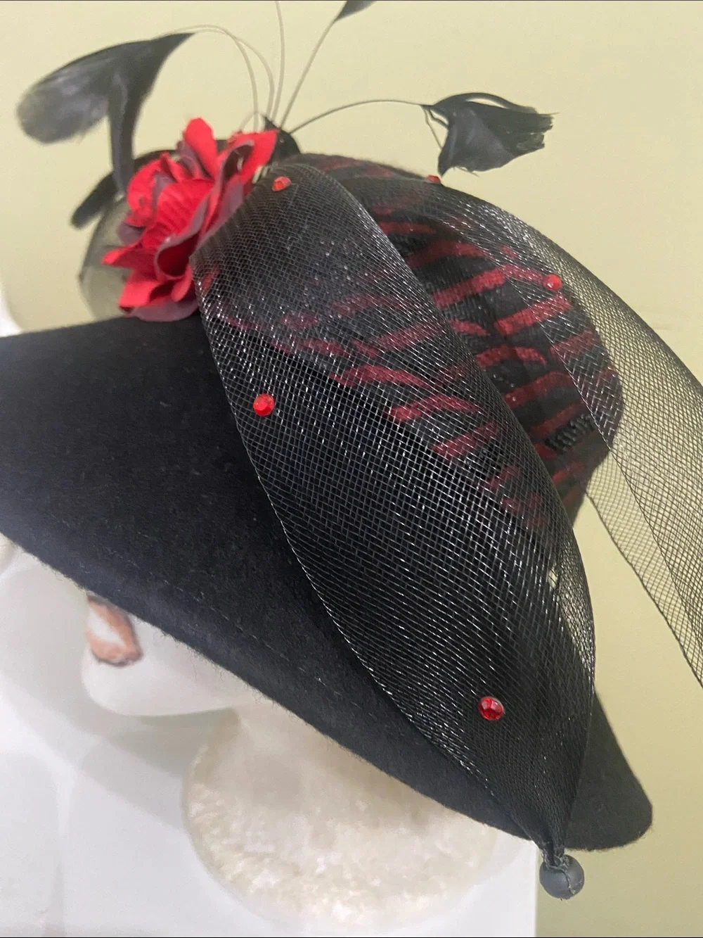 Fancy Dress Hat / Church Hat by Donna Vinci